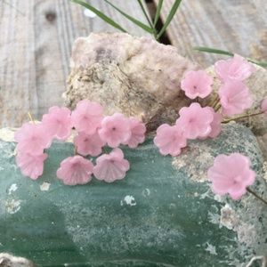 25 Milky Pink Glass Flower Headpins Charms